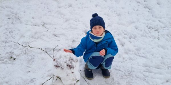 Pausenspiele im Schnee